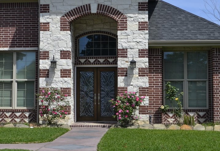 Spruce up those Entryways and Front Doors with these fantastic ideas!