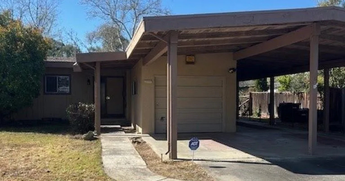 2375 Chateau Way Feature